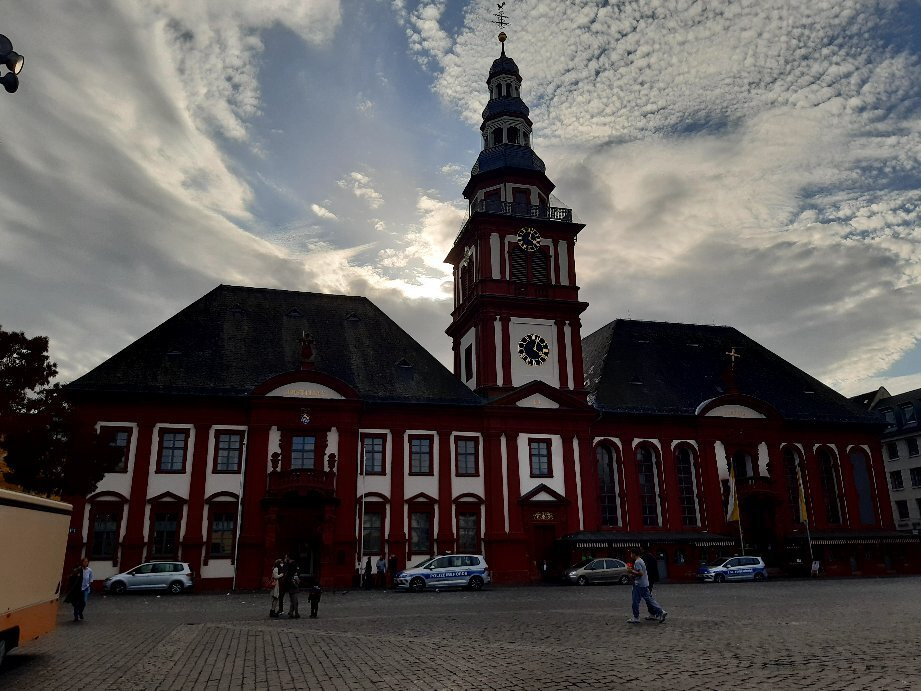 Marktplatz Brunnen景点图片