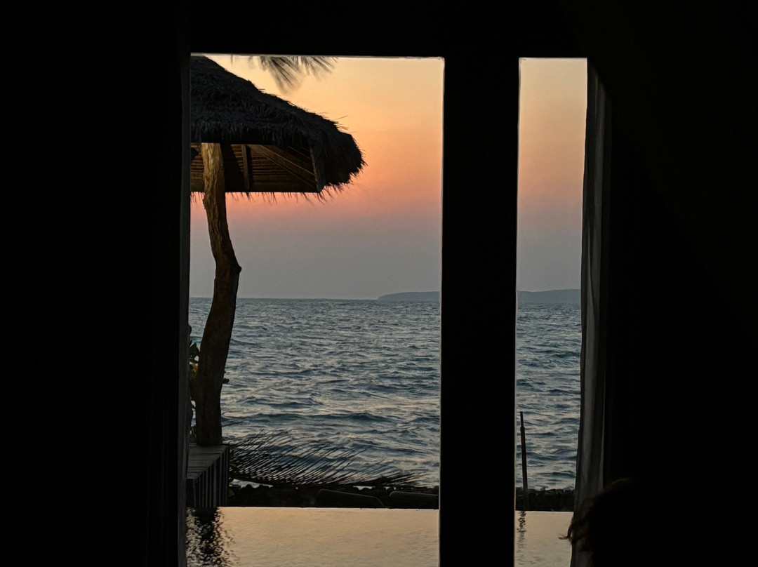 颂萨私人岛屿酒店主图