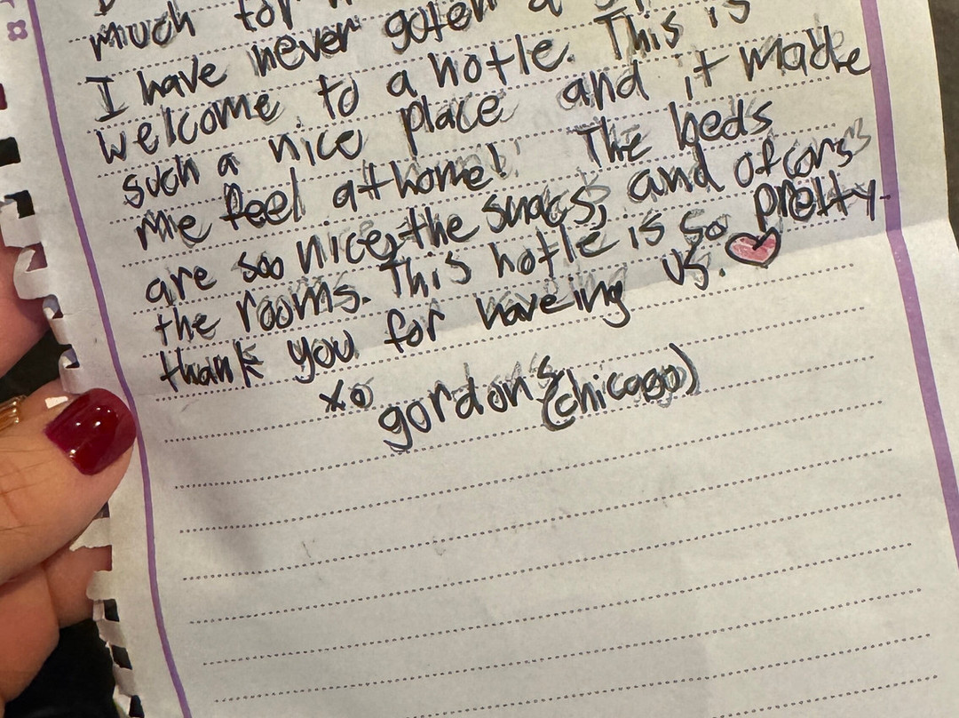 巴黎半岛酒店主图