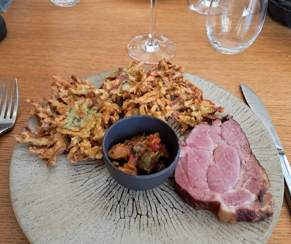 欧湖餐厅酒店主图