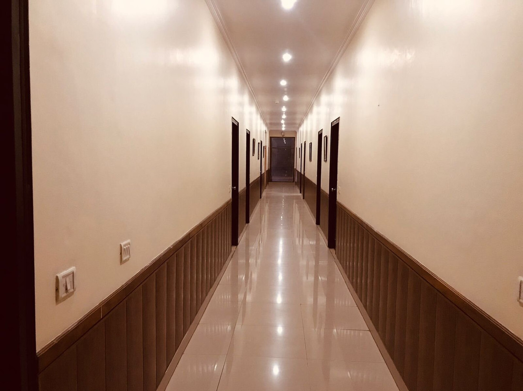 Capital O 6977 Hotel Clarks主图