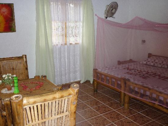 Pintuyan Beach Resort主图