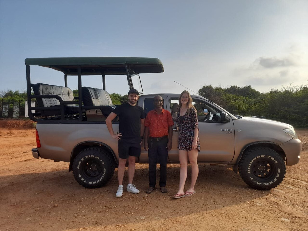 Travel in Sri Lanka with Vipul-佩拉德尼亚必去景点