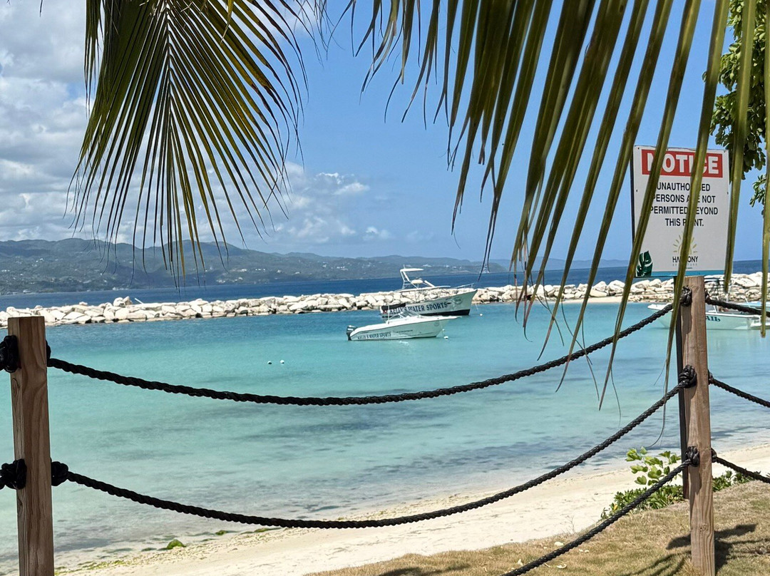 Kelly's Watersports LTD-蒙特戈贝必去景点