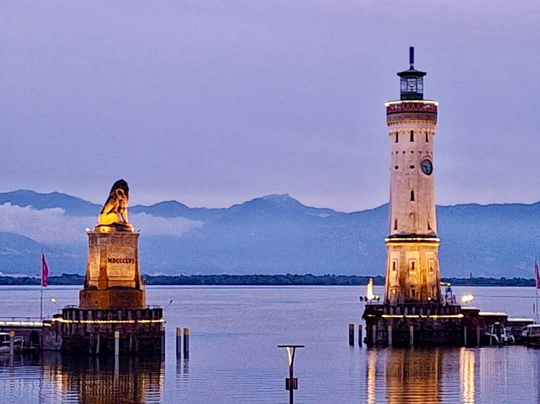Lighthouse and Bavarian Lion Sculpture-林道必去景点