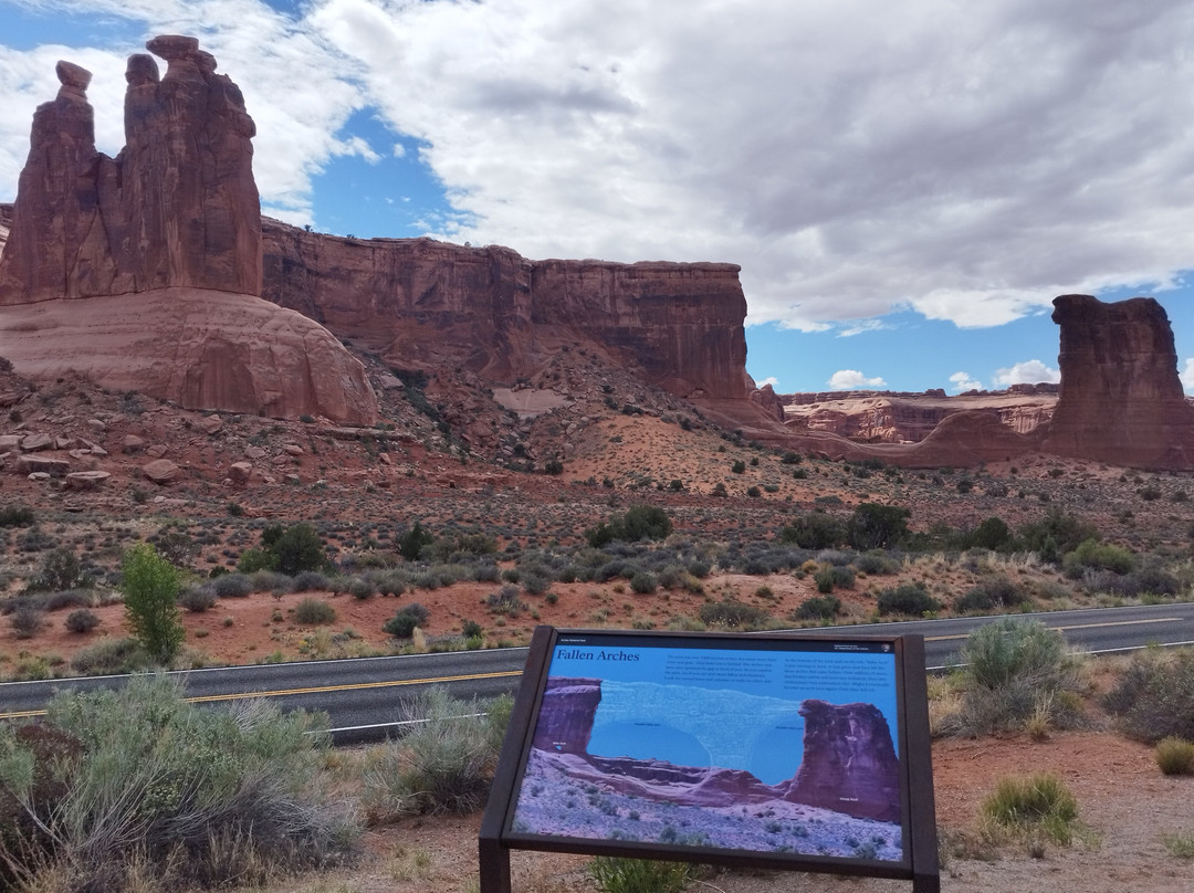 Courthouse Towers-拱门国家公园必去景点