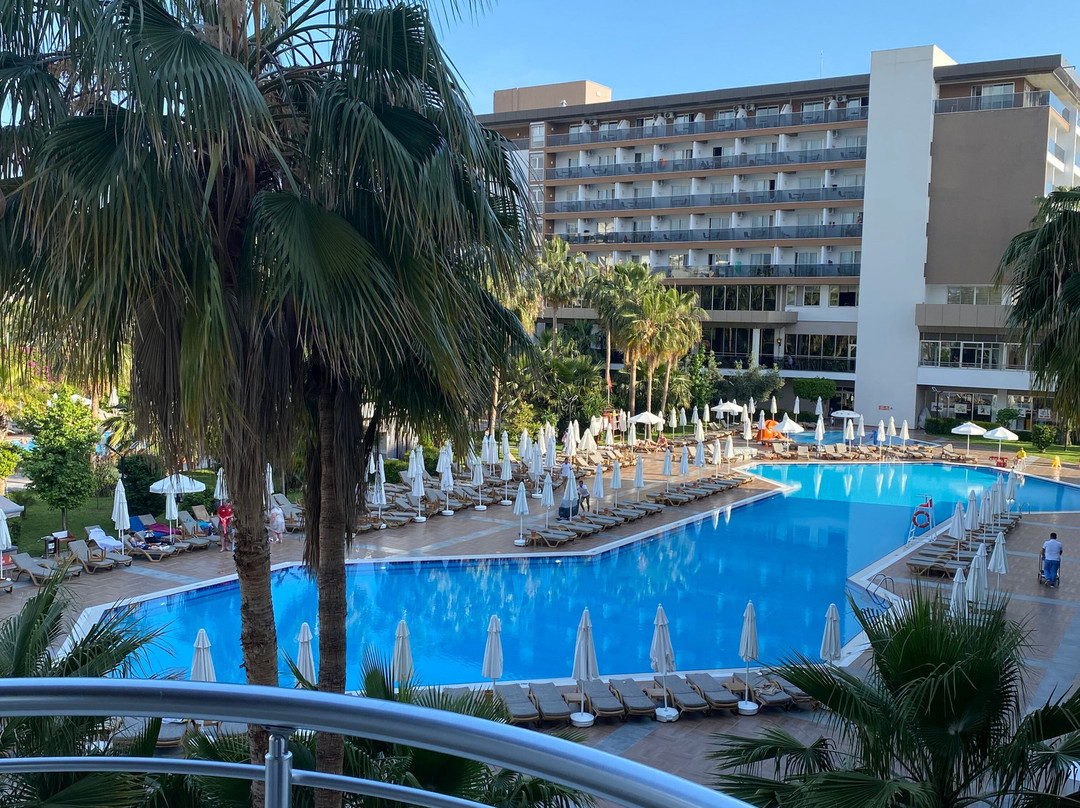 Royal Garden Beach Hotel主图