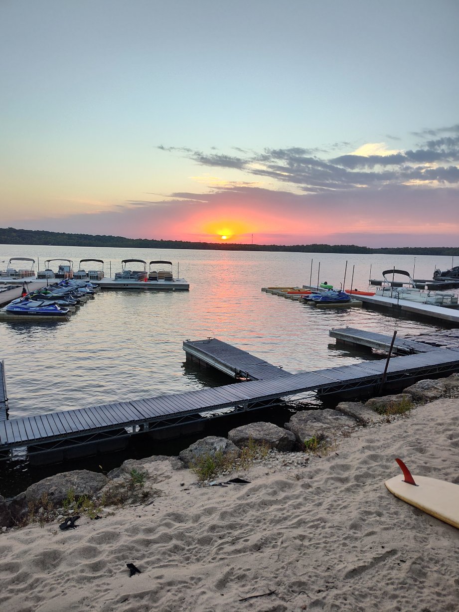 Holiday Shores Campground & Resort-官方