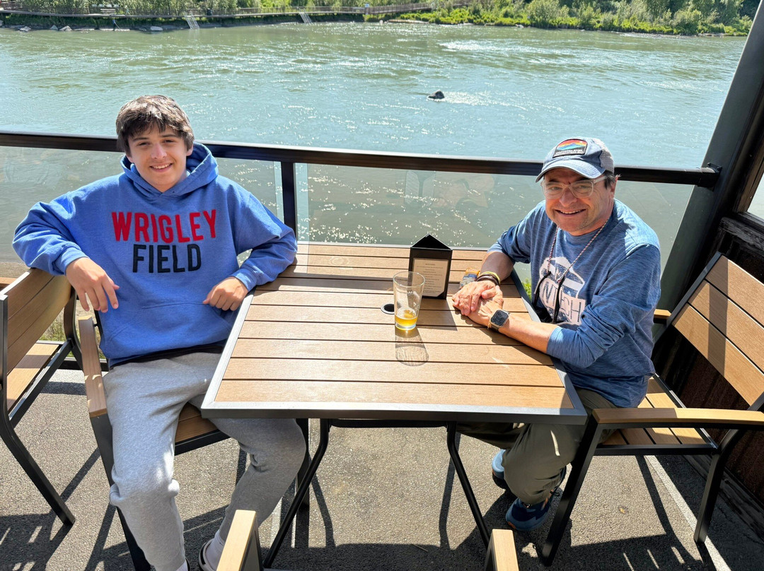 基奈河旅馆主图