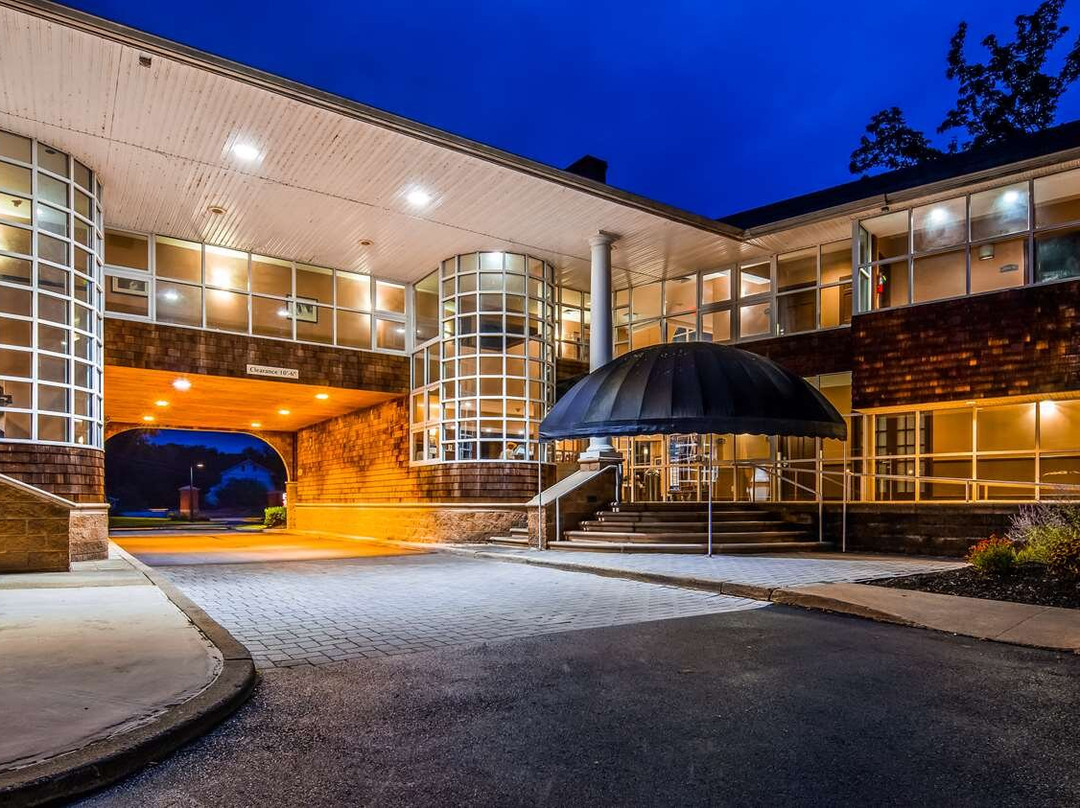 Best Western Plus The Inn & Suites At The Falls