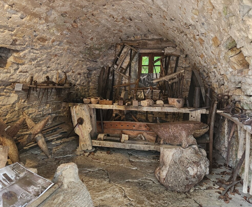 La Ferme Caussenarde d'Autrefois-Hures-la-Parade必去景点