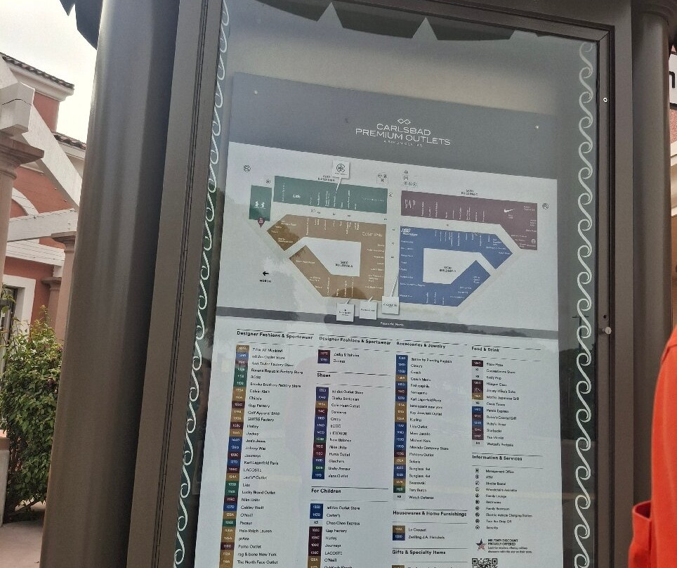 卡尔斯巴德奥特莱斯时尚名品折扣村-卡尔斯巴德必去景点