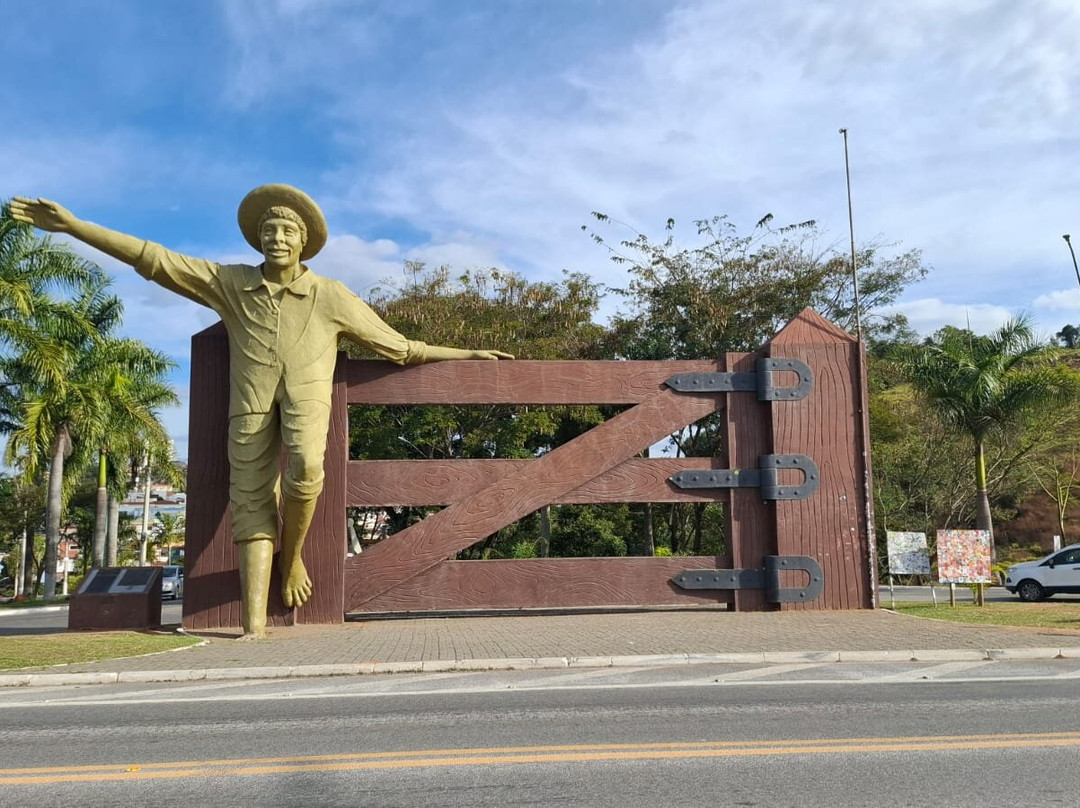 Monumento Menino Da Porteira-Ouro Fino必去景点