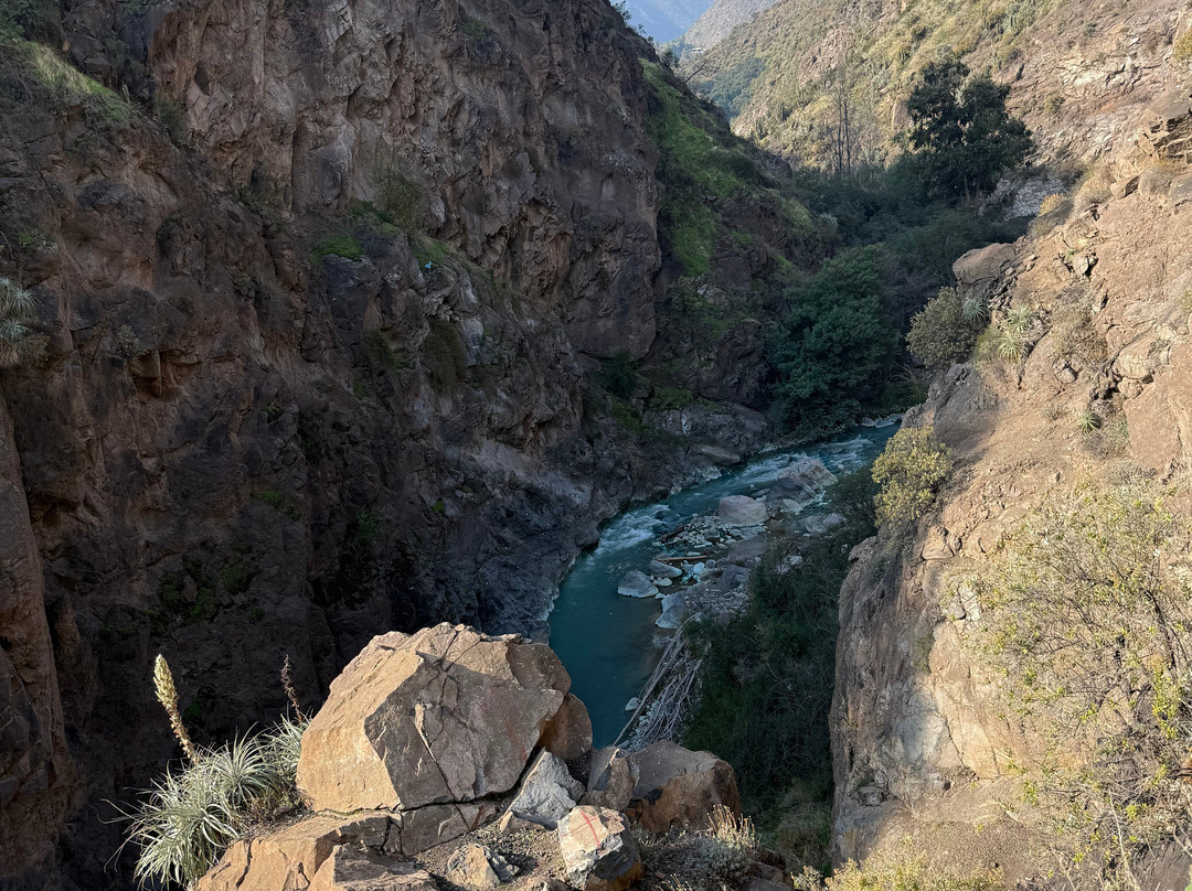 AndoAndes - Day Tours-圣地亚哥必去景点