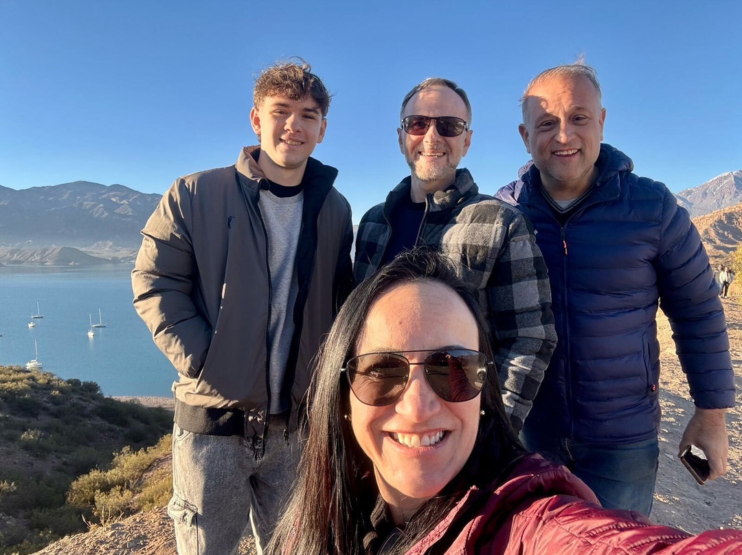 Adora Mendoza-门多萨必去景点