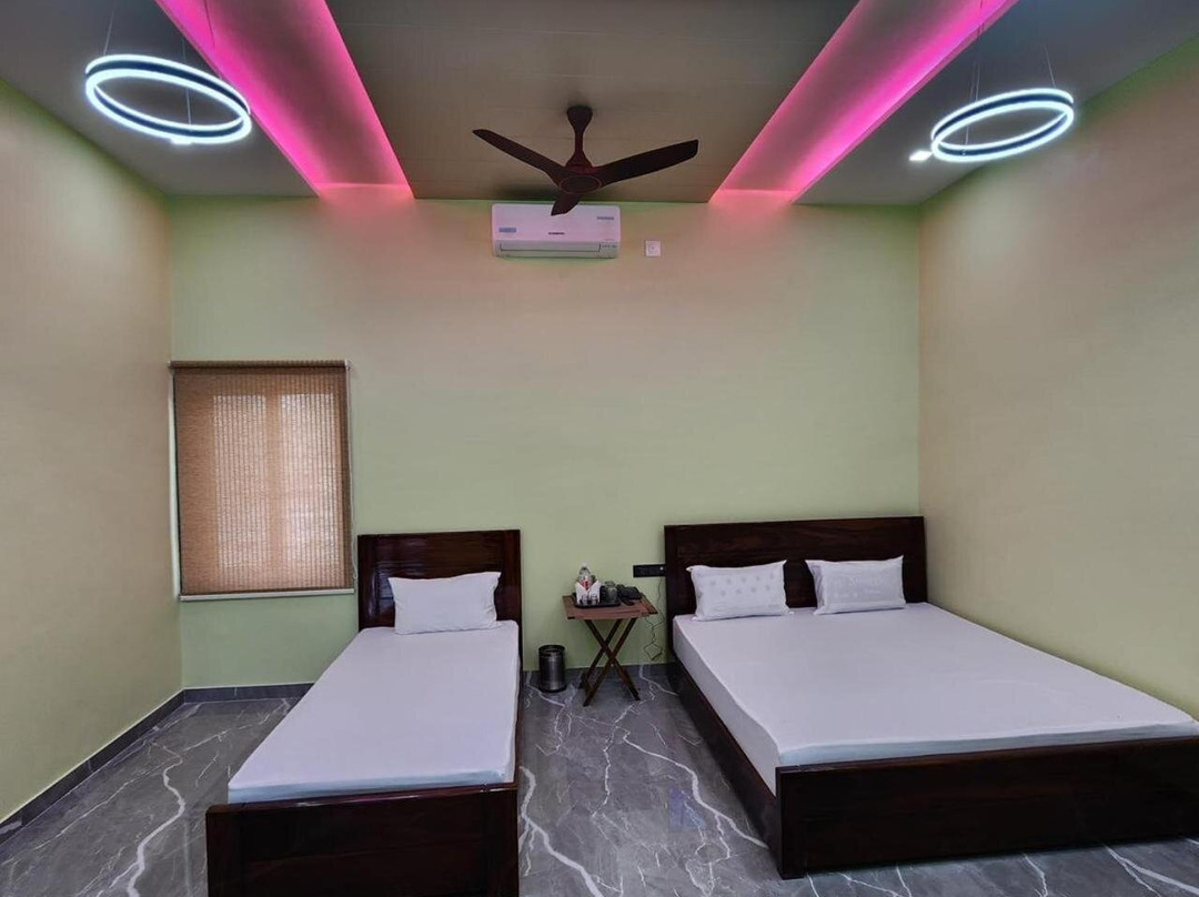 Kanha Hotel and Resort