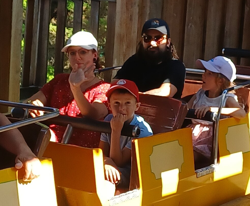 Ange Michel Parc de Loisirs-Saint-Hilaire-du-Harcouet必去景点