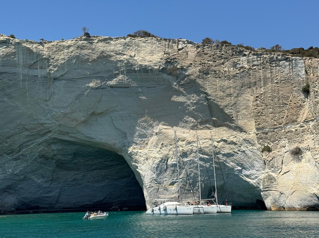 Odysseus A. Yacht Cruises-Adamas必去景点