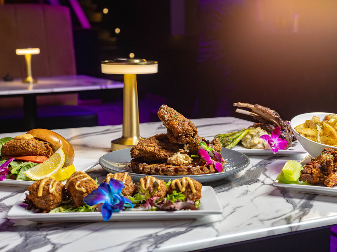 Hollywood ATL Restaurant & Lounge