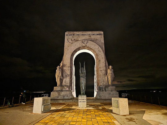 Monument Aux Morts Des Orients-马赛必去景点