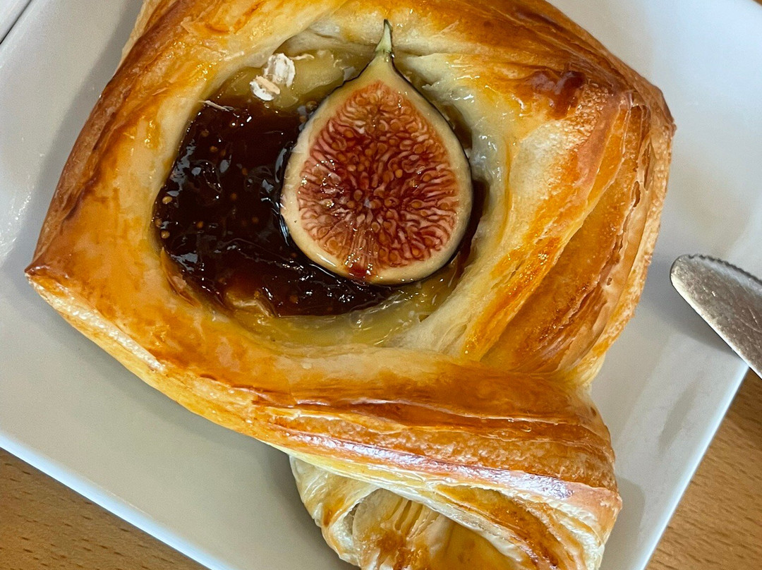 Wildflour Cafe & Bakery