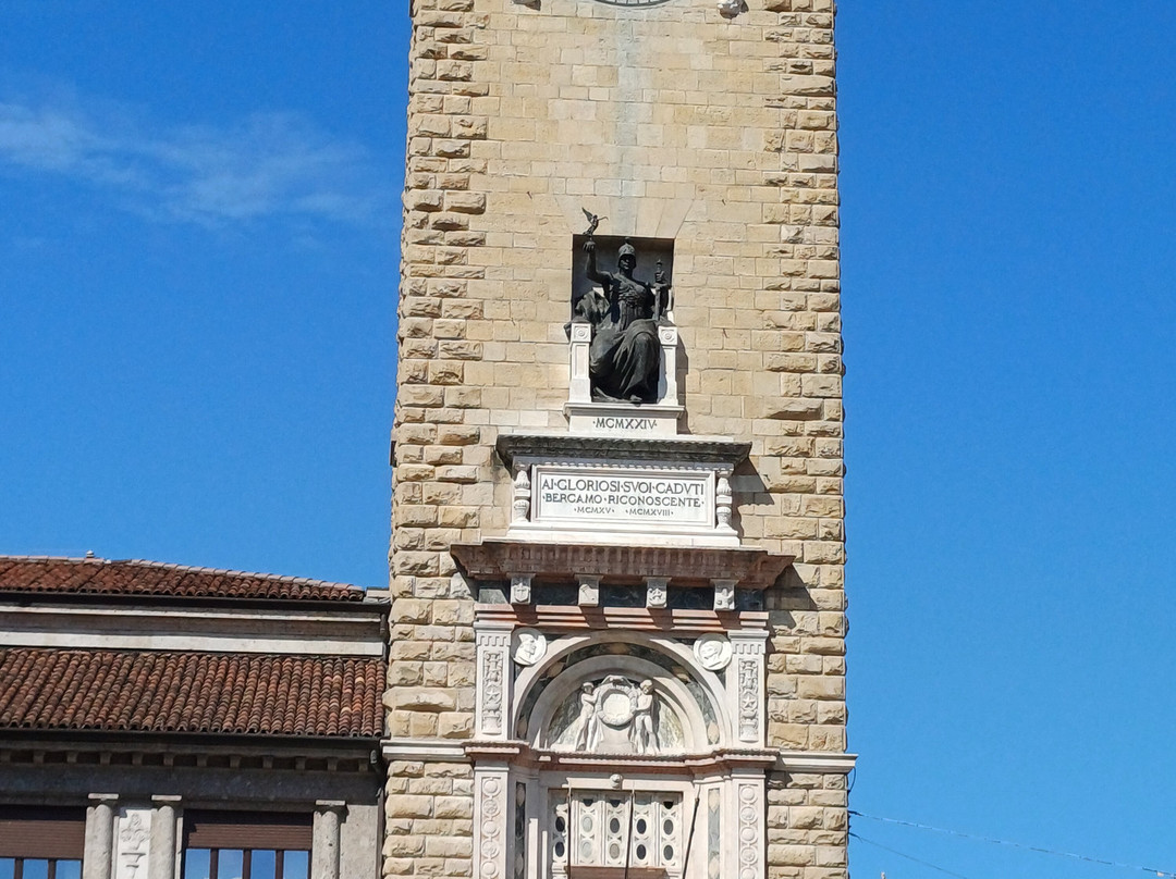 Torre dei Caduti-贝加莫必去景点