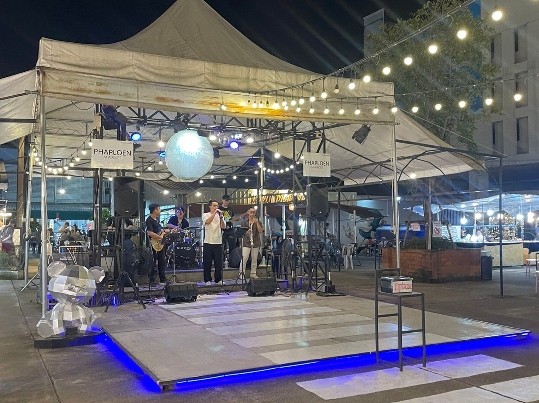 Phaploen Market-清迈必去景点