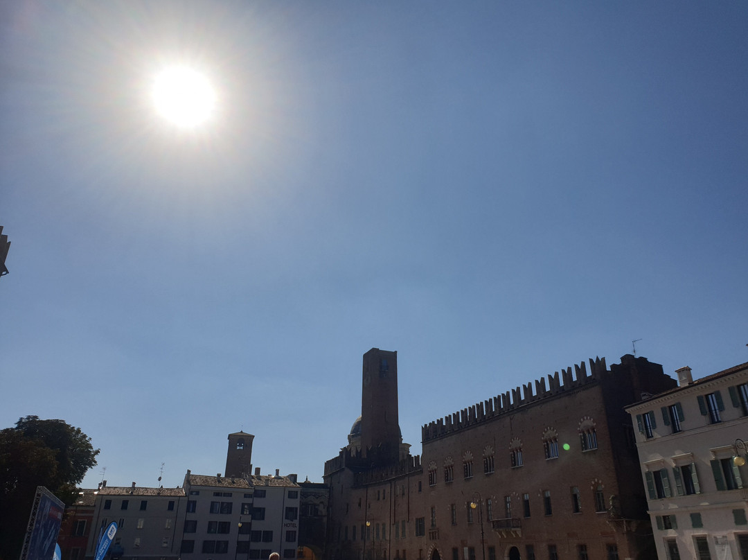 Piazza Sordello-曼托瓦必去景点