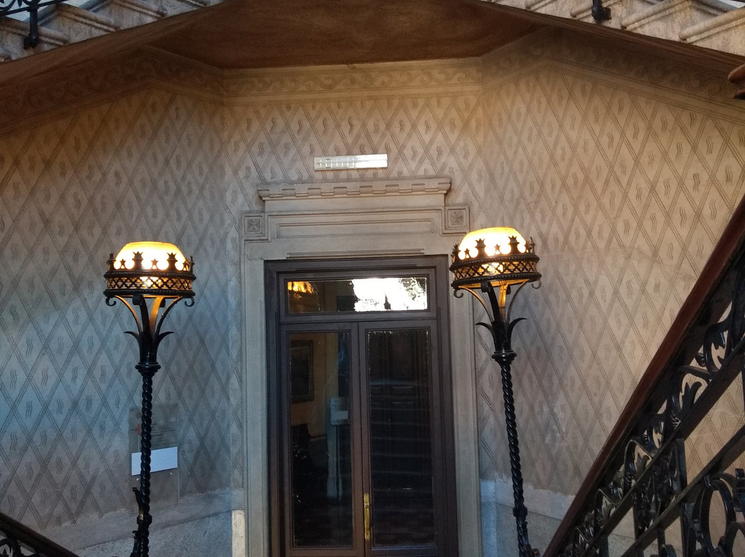 Palazzo Malinverni-莱尼亚诺必去景点