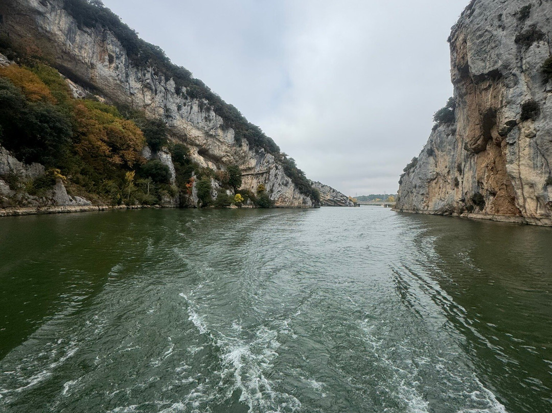 Embalse de Sobron y desfiladero-Sobron必去景点