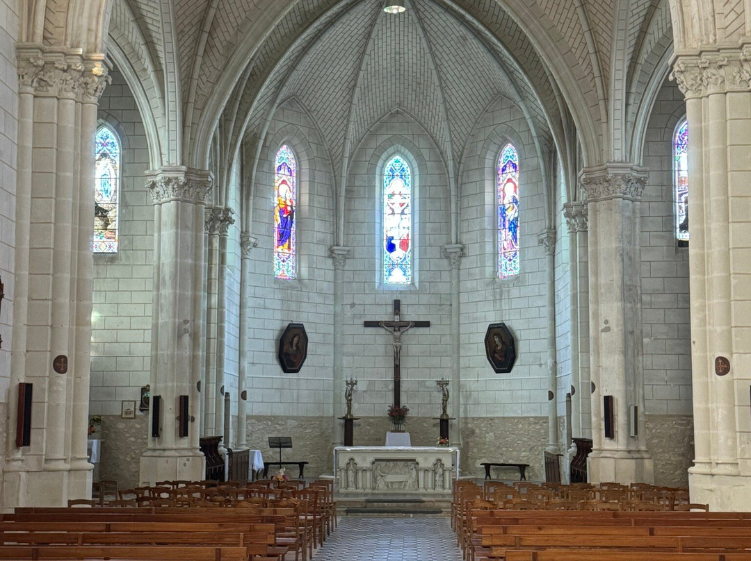 Eglise de la Trinite-Pleumartin必去景点