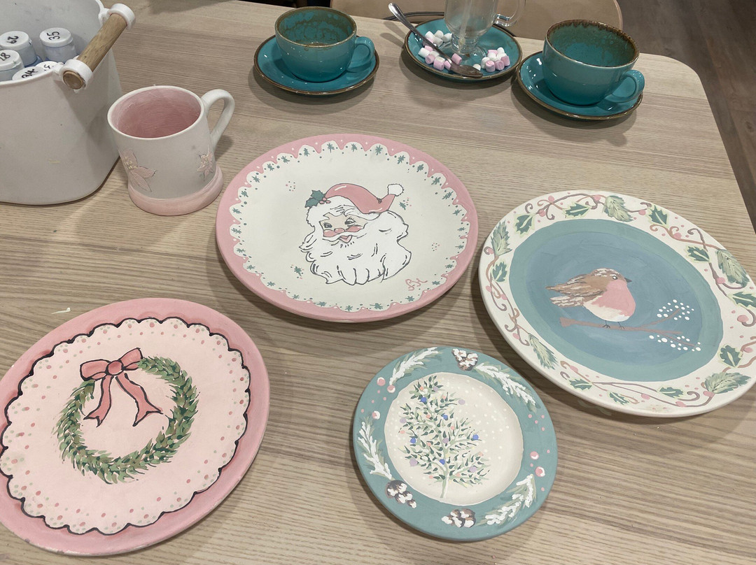 The Ugly Duckling Pottery Painting Coffee House-纽伯里必去景点