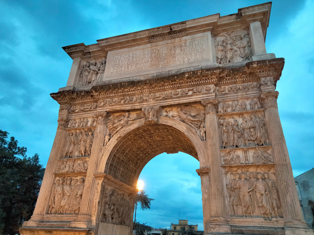Arco di Traiano-贝内文托省必去景点