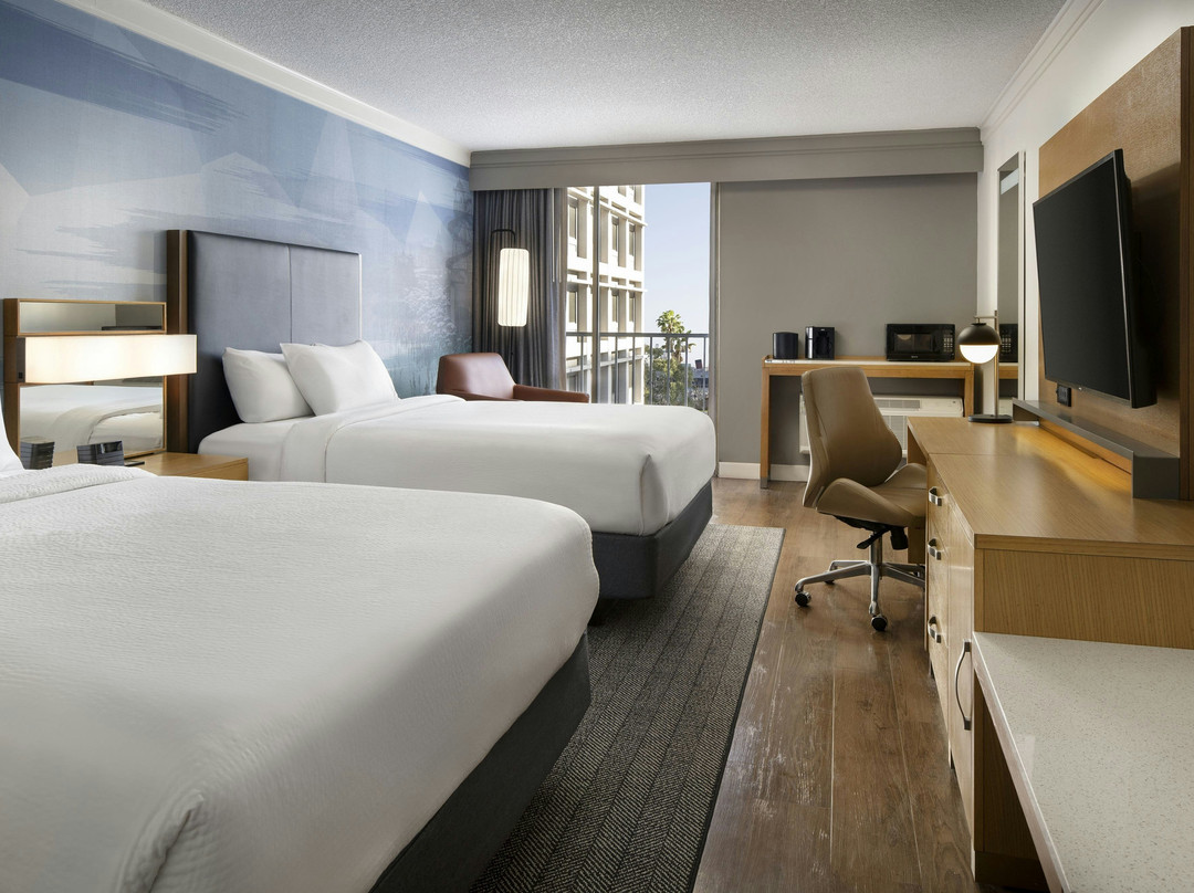 长滩市中心万怡酒店