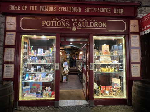 The Potions Cauldron-爱丁堡必去景点