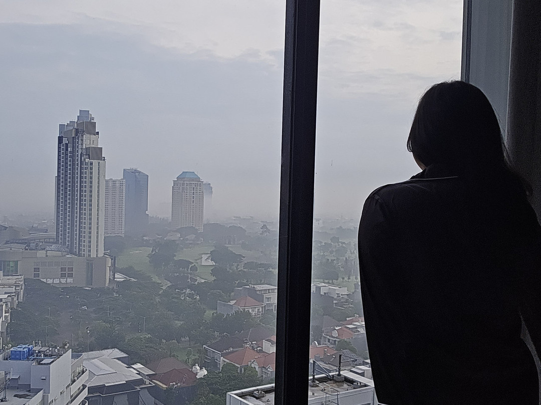 Whiz Luxe Hotel Spazio Surabaya主图