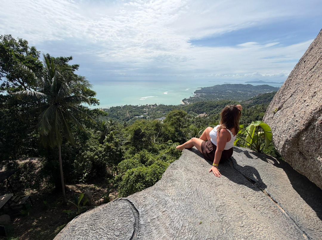 Overlap Stone-拉迈海滩必去景点