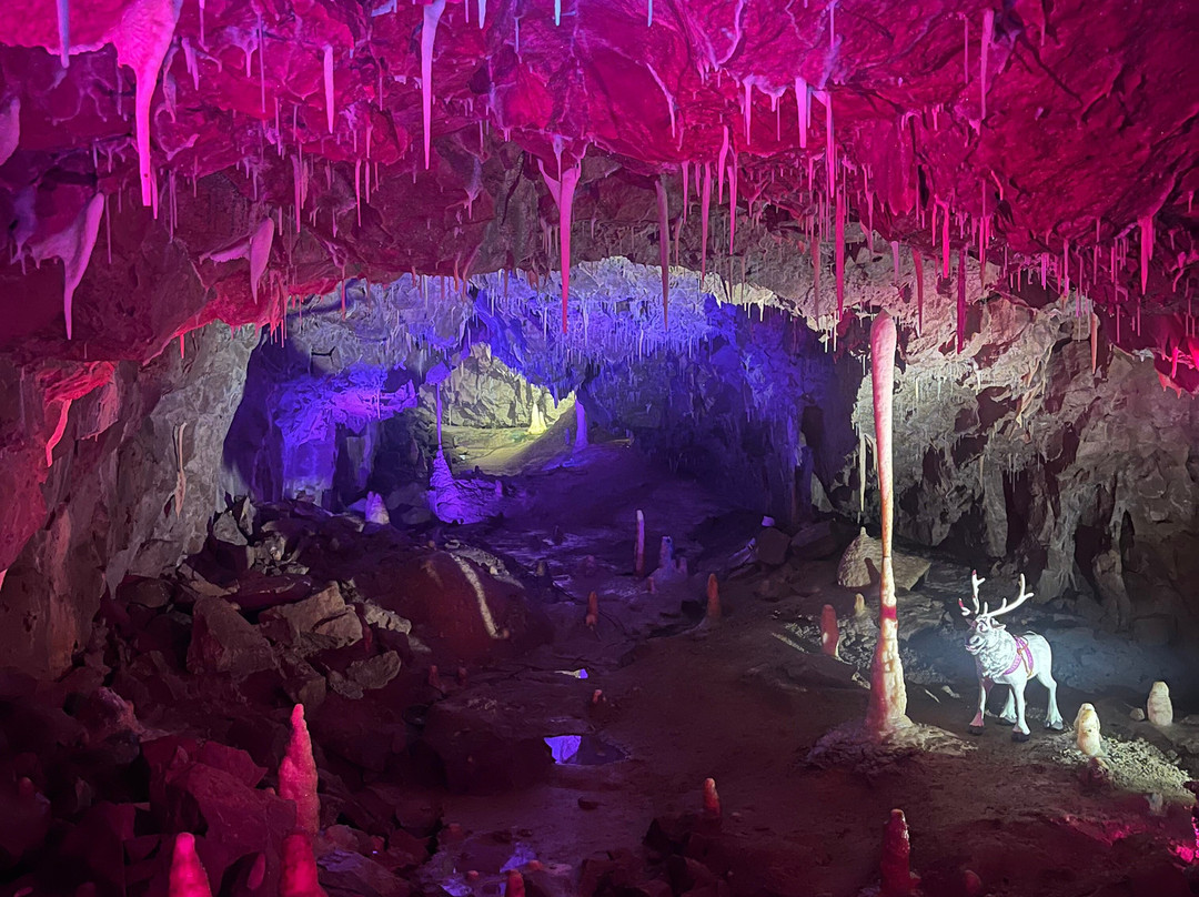 Stump Cross Caverns-Pateley Bridge必去景点