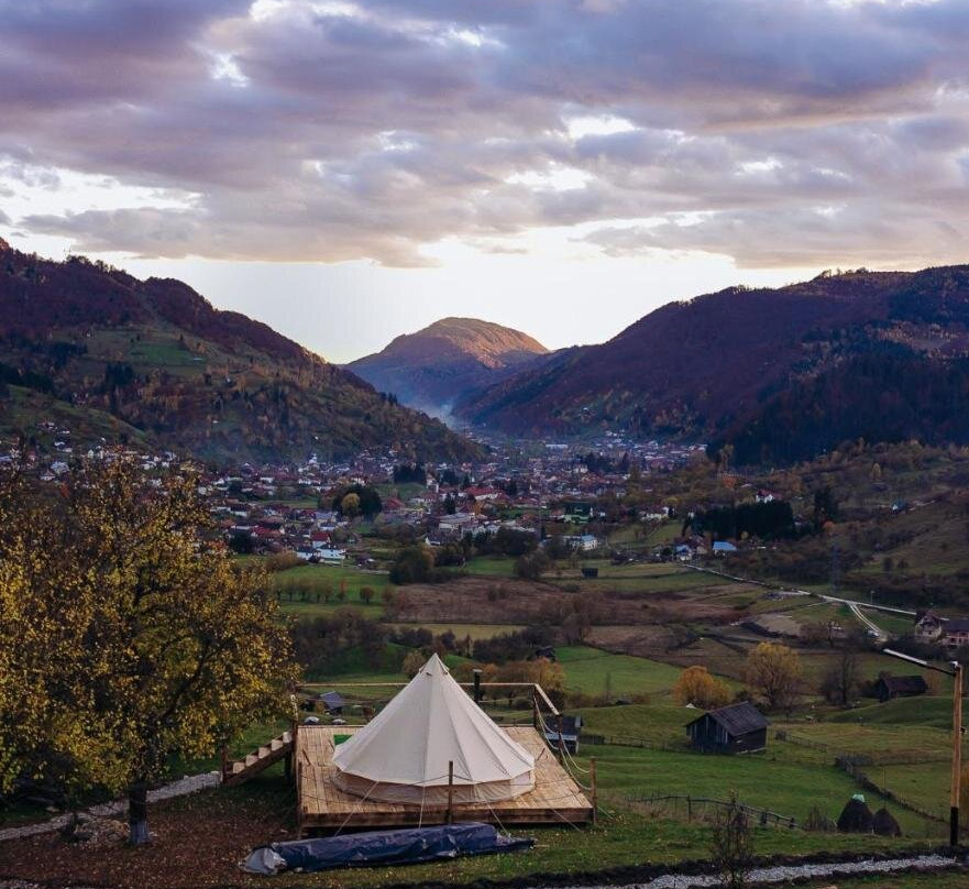 Rucar Glamping Village