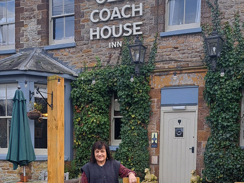 老教练别墅酒店主图