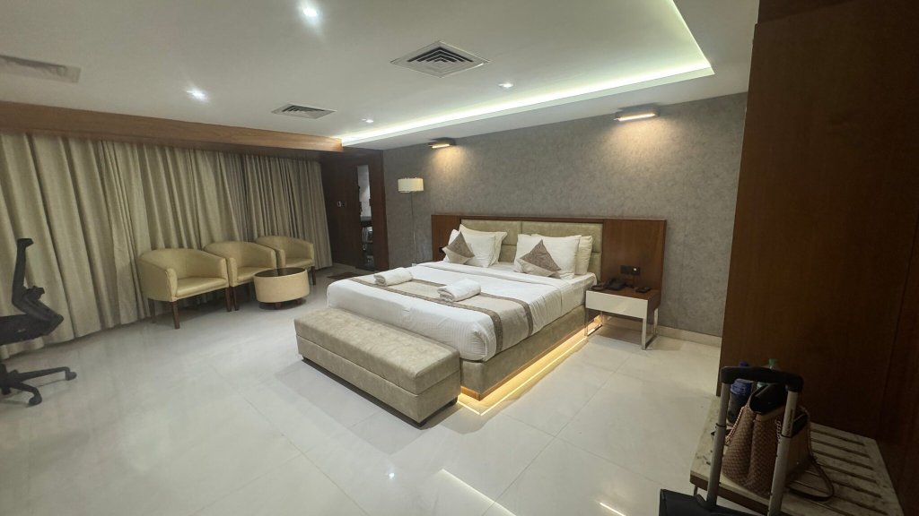 Royal Plaza Suites By RAK Rooms-官方