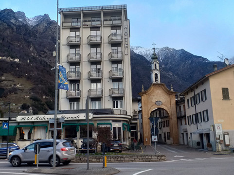 康拉帝酒店主图