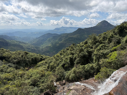 Nipuna Knuckles Trekking-康提必去景点