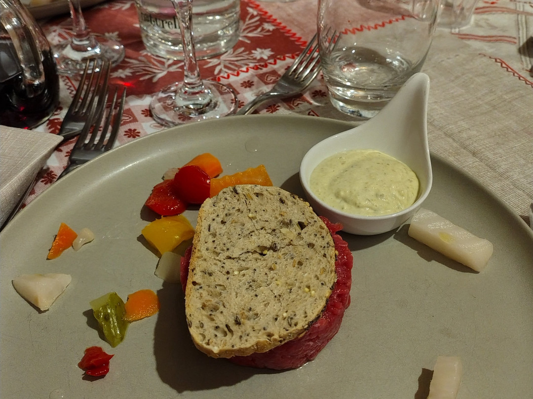 格兰白塔酒店主图