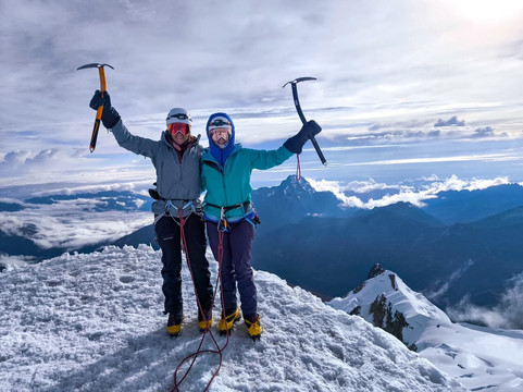 Bolivian Mountaineering-拉巴斯必去景点