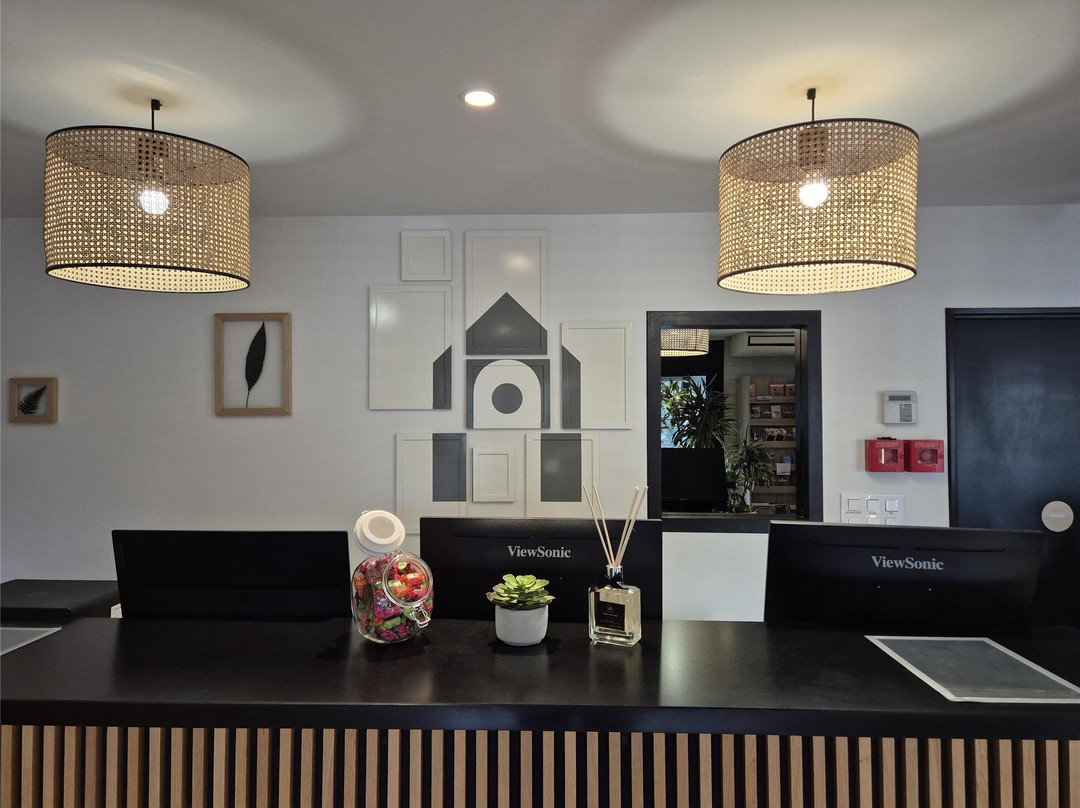 纳博讷康铂酒店