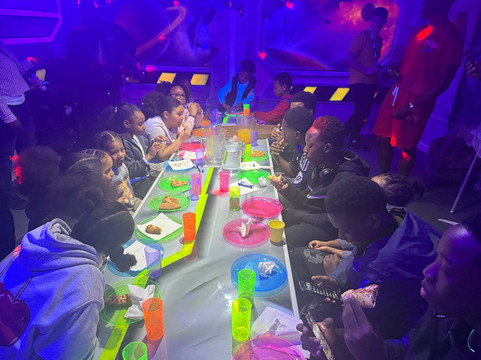 Jump In AirHop-Elstree必去景点