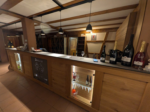 Domaine Achille Thirion-圣伊波利特必去景点