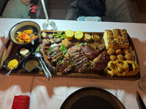 Motown On Fire - Steak House, Kata