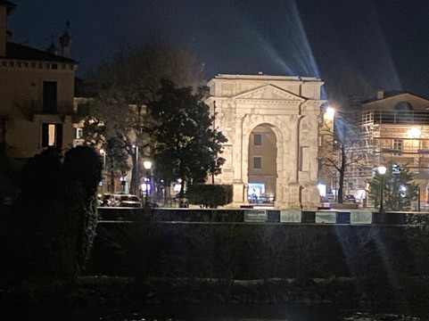 Arco dei Gavi-维罗纳必去景点